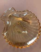 Load image into Gallery viewer, PEARLY WHITES EARRINGS